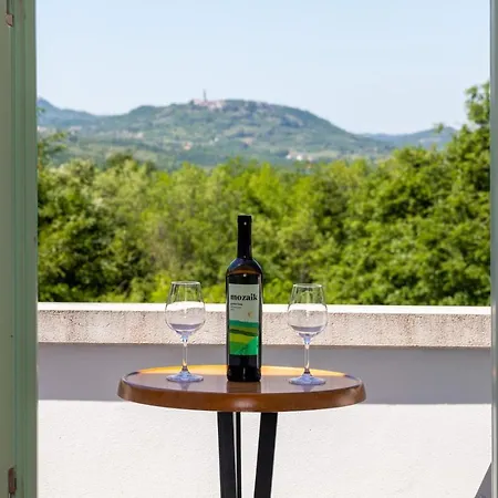 Portobello Near Labin * Sumber