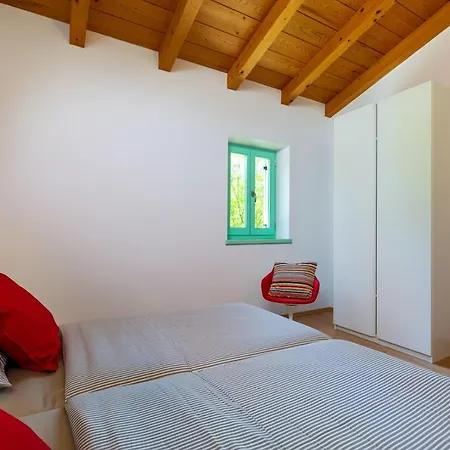 Portobello Near Labin Villa Sumber